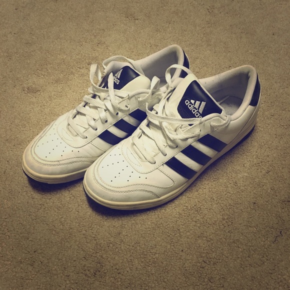 adidas Shoes - Ladies Adidas throwback trainers